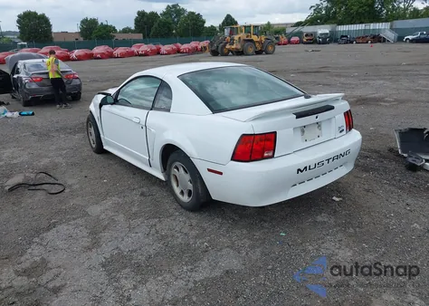 2000 Ford Mustang z USA, uszkodzony, nr VIN 1FAFP4048YF229181